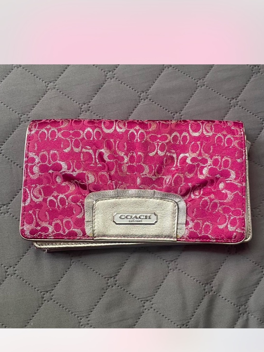 Authentic Y2K Vintage Coach Hot Pink & Silver Signature Pleated clutch/wallet✨💖